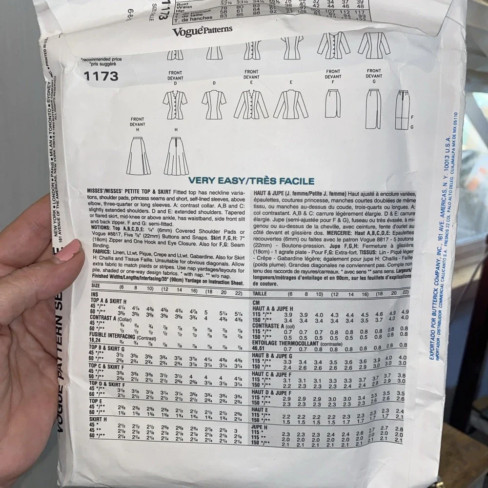 1173 Vogue Basic Sewing Pattern. Misses Womens Top & Skirt Size 6, 8, 10 Uncut